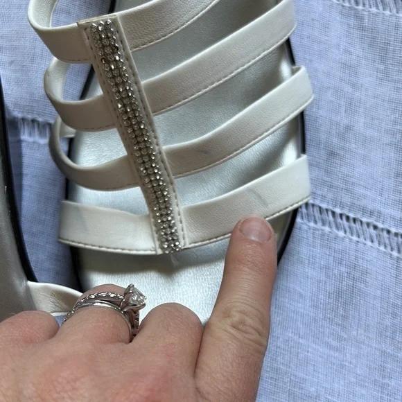 Toscanella Women's Elegant White Strappy Sandals - Picture 5 of 14